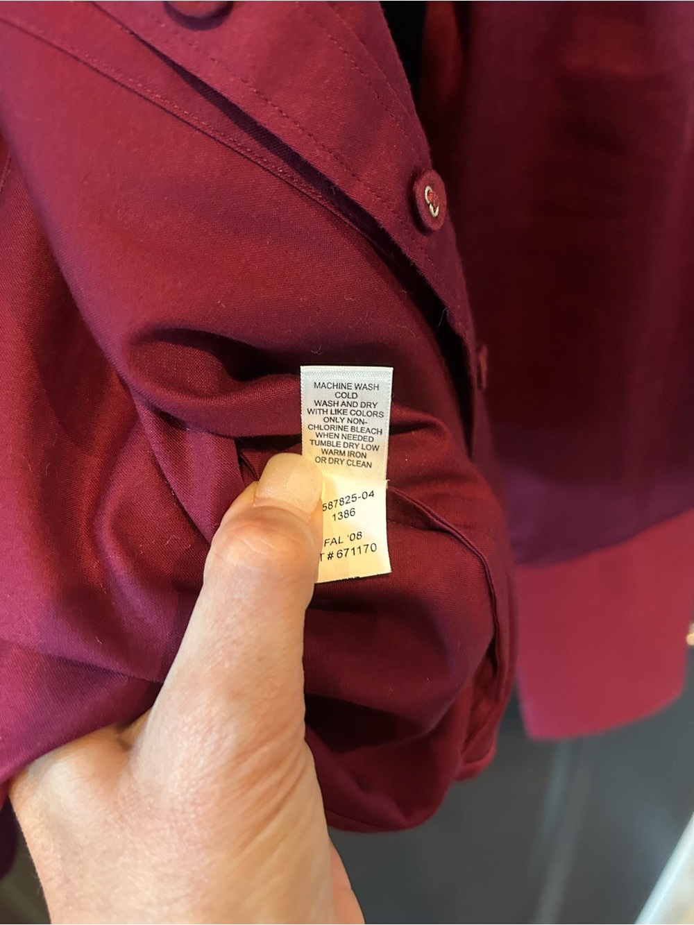 Banana Republic Women's Berry Sateen cotton puff sleeve Button-Down Blouse - Picture 11 of 12